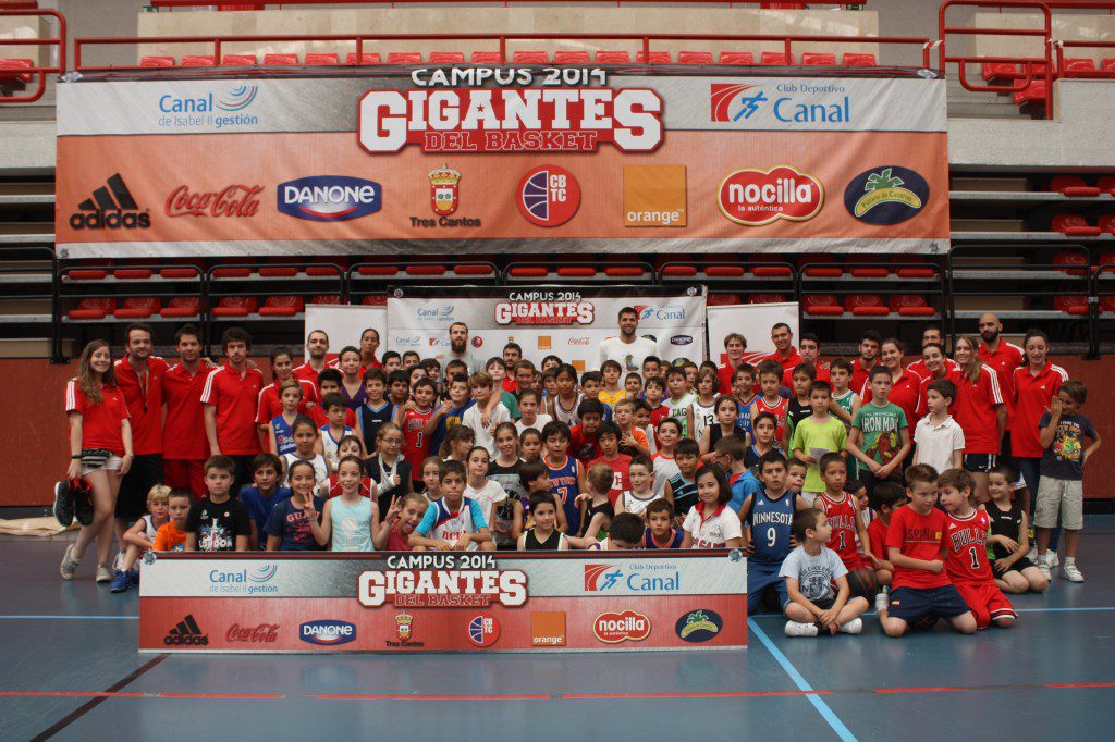 Visita de Felipe Reyes y Sergio Rodríguez al Campus Gigantes de Verano 2014