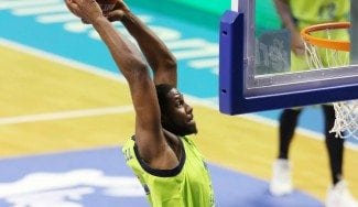 Así se presenta Tony Mitchell en la Liga Endesa: tres matazos ante el Unicaja (Vídeo)