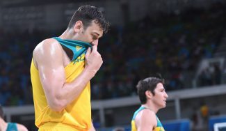 Bogut raja de los árbitros tras perder ante España: “Jugamos en inferioridad numérica”