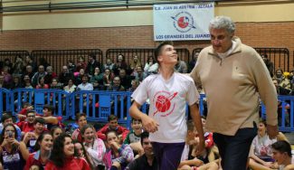 La anécdota de la presentación de Juan de Austria: Romay ‘castiga’ a un jugador (Vídeo)