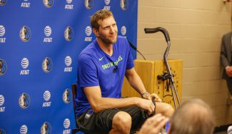 Dirk Nowitzki lo confirma: no se retira, jugará su 21ª temporada en la NBA