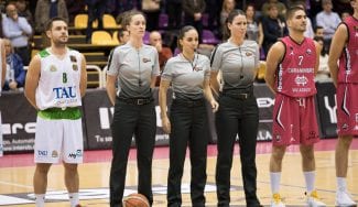 Más historia: tres mujeres arbitran un partido profesional masculino