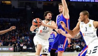 El Real Madrid corta su mala racha con una remontada brutal ante el Efes