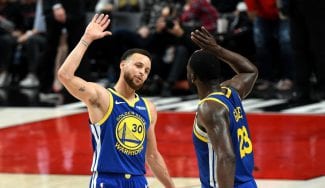 Los Warriors ya acarician las Finales NBA: devastadores Curry y Green