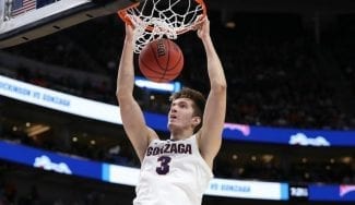 Petrusev, formado en el Baskonia y destacado en la NCAA, se apunta al ‘draft’
