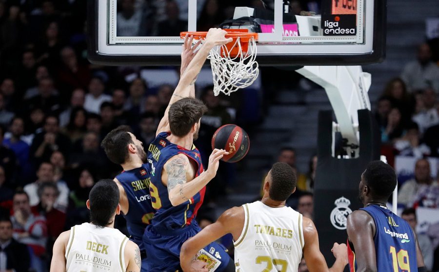 Final frenético, un mate brutal… y victoria del Baskonia ante el Real Madrid (Vídeo)