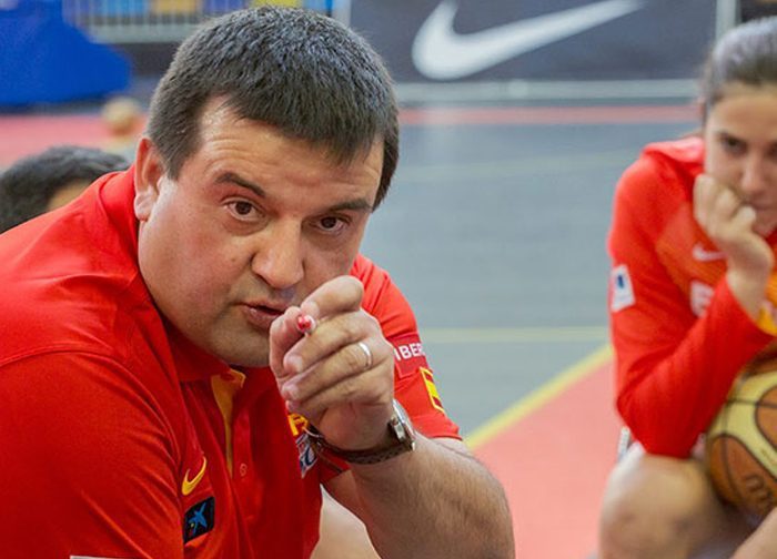 Las interesantes reflexiones de Chiqui Barros, destacado entrenador en baloncesto femenino