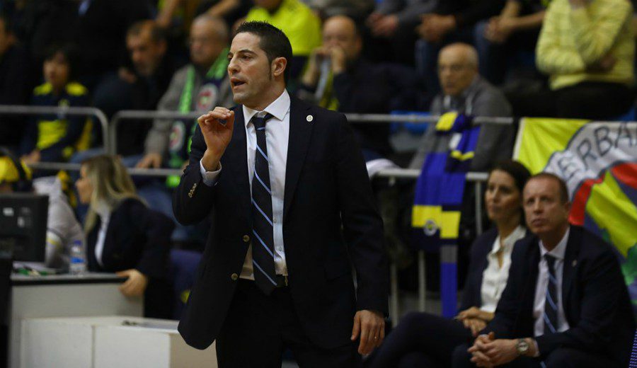 Victor Lapeña, mejor entrenador del año en la Euroliga con el Fenerbahçe