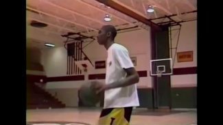 Joya de archivo: Kobe Bryant con 15 años ganando un concurso de mates (Vídeo)