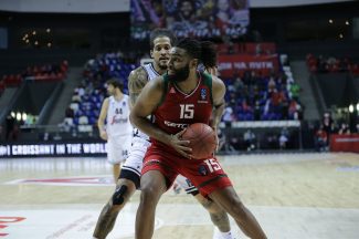 ¿Quién es Alan Williams? El pívot que está batiendo los récords reboteadores en la Eurocup