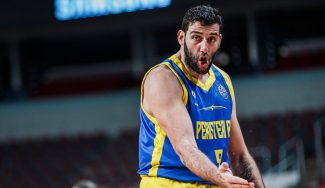 Ioannis Bourousis deja el Peristeri y vuelve a estar sin equipo a sus 37 años